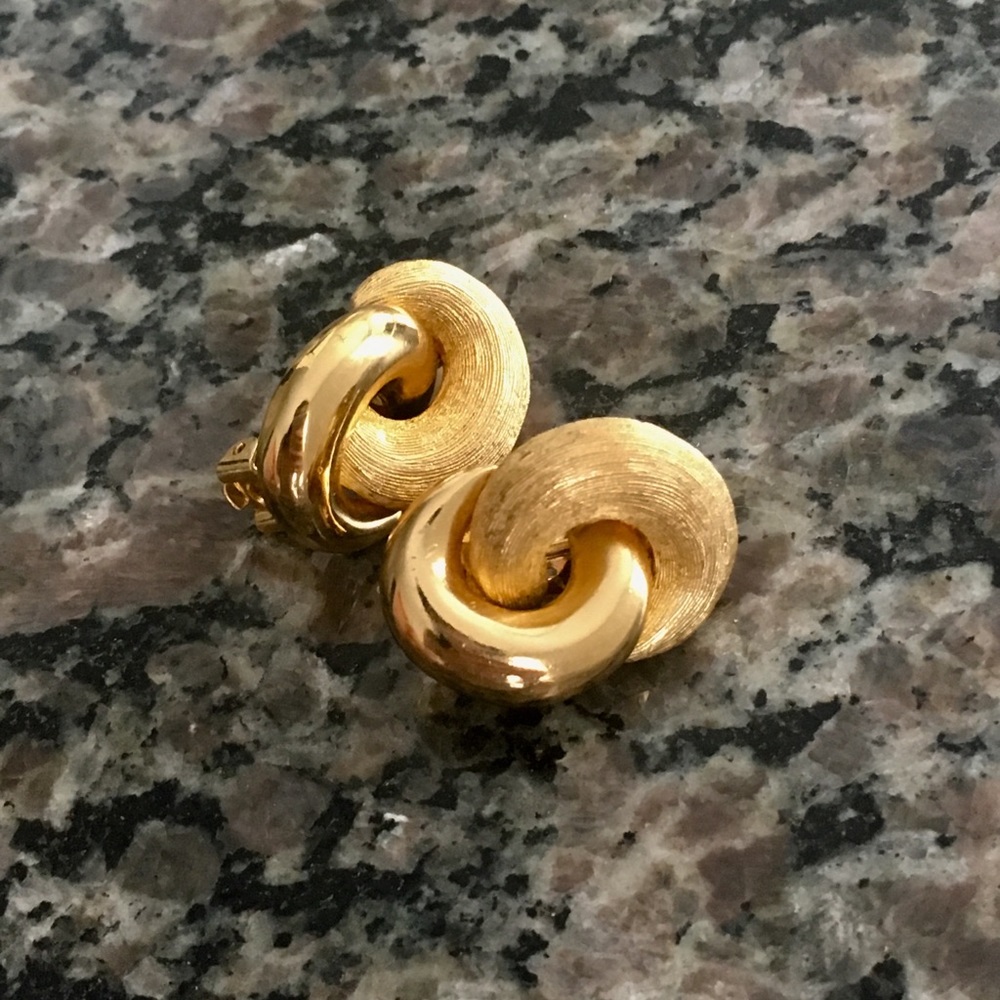 Christian DIOR Gold Clip On Earrings (Signed)